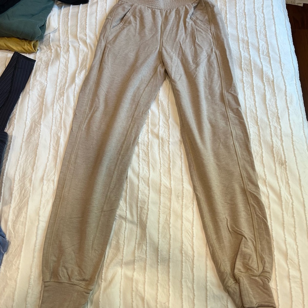 Lululemon tan align joggers